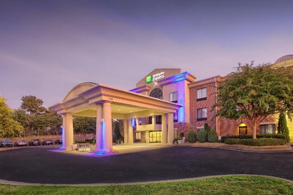 Holiday Inn Express Hotel And Suites Raleigh North - Wake Forest image 1