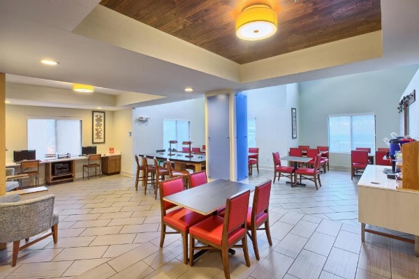 Holiday Inn Express Hotel And Suites Raleigh North - Wake Forest image 26