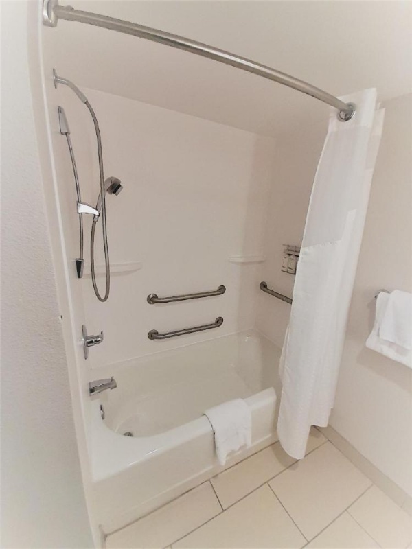 Holiday Inn Express Hotel And Suites Raleigh North - Wake Forest image 9